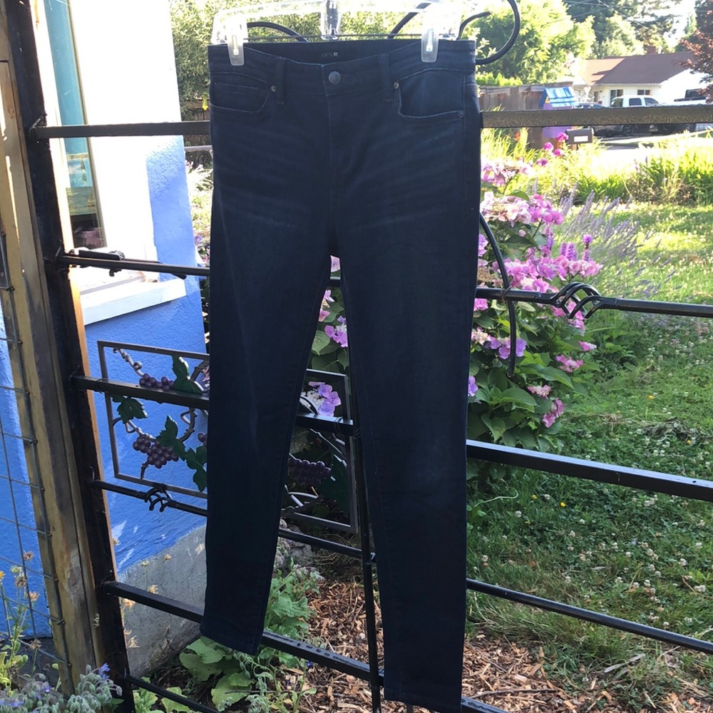 Joe’s dark wash cotton blend skinny jeans size 28